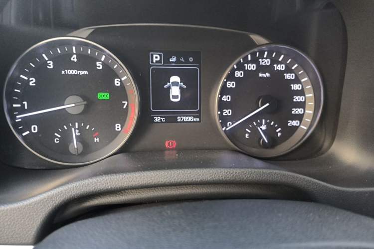 Used Hyundai Elantra (6th Generation / Lingdong) 2016 1.6L Automatic ZhiXuan – Elite Version Odometer Close Up