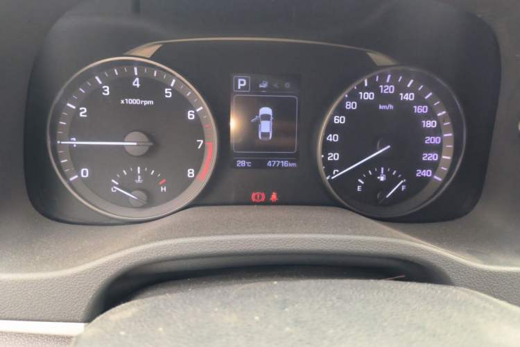 Used Hyundai Elantra (6th Generation / Lingdong) 2016 1.6L Automatic ZhiXuan – Elite Version Odometer Close Up