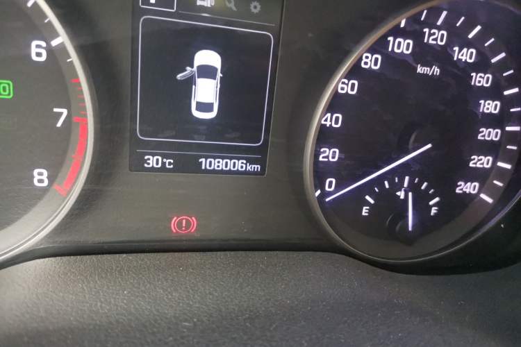 Used Hyundai Elantra (6th Generation / Lingdong) 2016 1.6L Automatic ZhiXuan – Elite Version Odometer Close Up