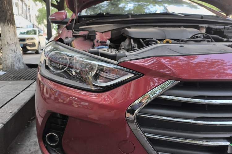 Used Hyundai Elantra (6th Generation / Lingdong) 2016 1.6L Automatic ZhiXuan – Elite Version Right Front Headlight