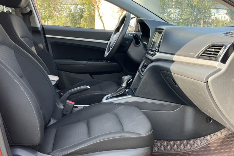 Used Hyundai Elantra (6th Generation / Lingdong) 2016 1.6L Automatic ZhiXuan – Elite Version Right Front Seat