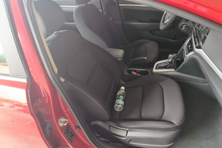 Used Hyundai Elantra (6th Generation / Lingdong) 2016 1.6L Automatic ZhiXuan – Elite Version Right Front Seat