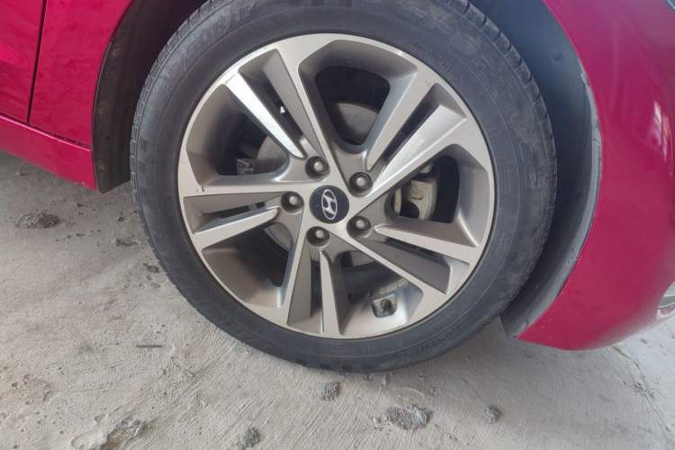 Used Hyundai Elantra (6th Generation / Lingdong) 2016 1.6L Automatic ZhiXuan – Elite Version Right Front Wheel Hub