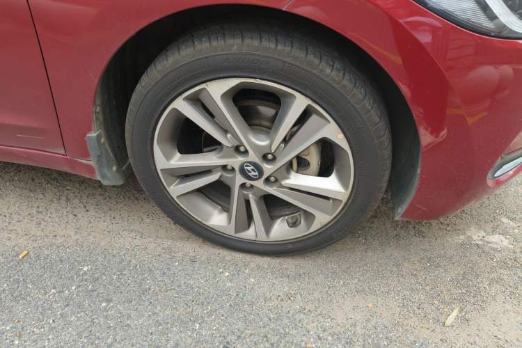 Used Hyundai Elantra (6th Generation / Lingdong) 2016 1.6L Automatic ZhiXuan – Elite Version Right Front Wheel Hub