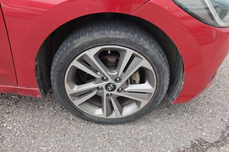 Used Hyundai Elantra (6th Generation / Lingdong) 2016 1.6L Automatic ZhiXuan · Luxury Version Right Front Wheel Hub