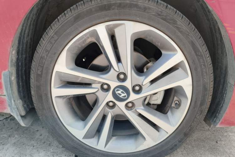 Used Hyundai Elantra (6th Generation / Lingdong) 2016 1.6L Automatic ZhiXuan – Elite Version Right Front Wheel Hub