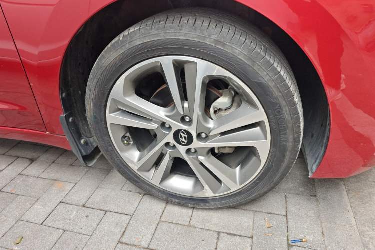 Used Hyundai Elantra (6th Generation / Lingdong) 2016 1.6L Automatic ZhiXuan – Elite Version Right Front Wheel Hub
