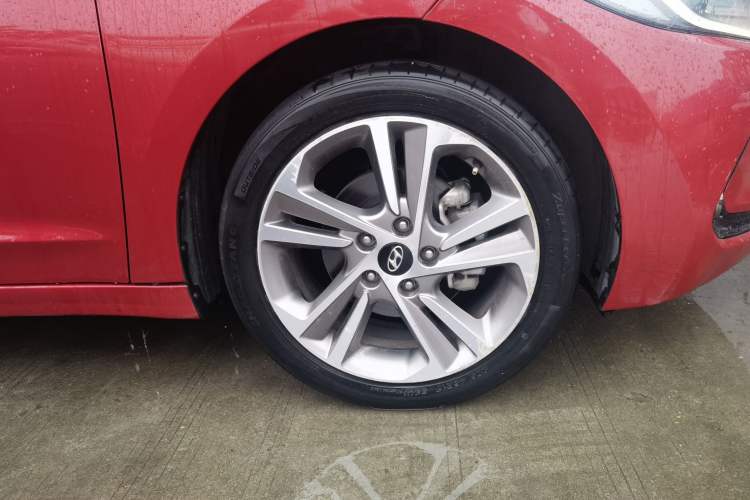 Used Hyundai Elantra (6th Generation / Lingdong) 2016 1.6L Automatic ZhiXuan – Elite Version Right Front Wheel Hub