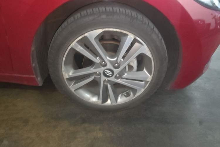 Used Hyundai Elantra (6th Generation / Lingdong) 2016 1.6L Automatic ZhiXuan – Elite Version Right Front Wheel Hub