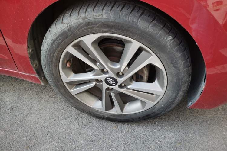 Used Hyundai Elantra (6th Generation / Lingdong) 2016 1.6L Automatic ZhiXuan – Elite Version Right Front Wheel Hub