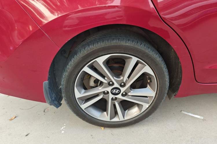 Used Hyundai Elantra (6th Generation / Lingdong) 2016 1.6L Automatic ZhiXuan – Elite Version Right Rear Wheel Hub