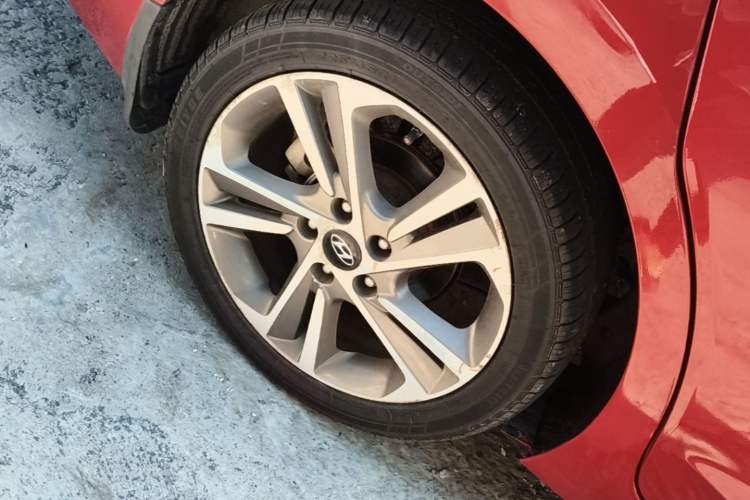 Used Hyundai Elantra (6th Generation / Lingdong) 2016 1.6L Automatic ZhiXuan – Elite Version Right Rear Wheel Hub