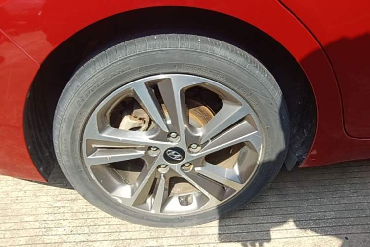 Used Hyundai Elantra (6th Generation / Lingdong) 2016 1.6L Automatic ZhiXuan – Elite Version Right Rear Wheel Hub