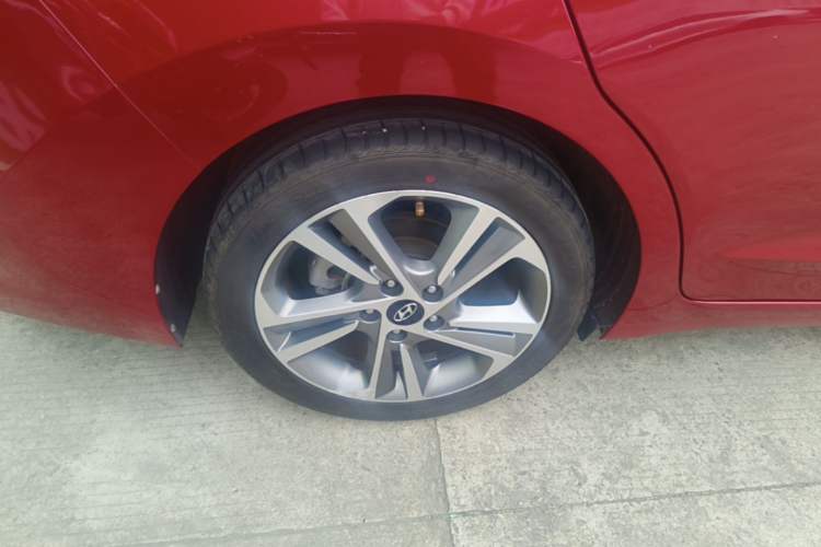 Used Hyundai Elantra (6th Generation / Lingdong) 2016 1.6L Automatic ZhiXuan – Elite Version Right Rear Wheel Hub