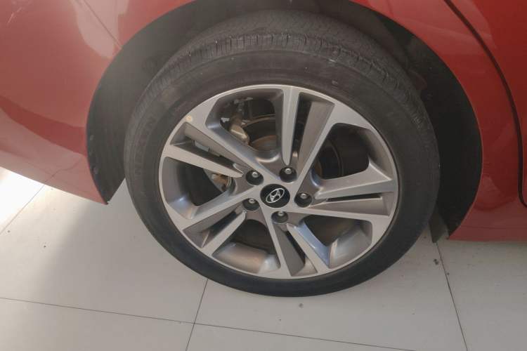 Used Hyundai Elantra (6th Generation / Lingdong) 2016 1.6L Automatic ZhiXuan – Elite Version Right Rear Wheel Hub