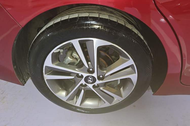 Used Hyundai Elantra (6th Generation / Lingdong) 2016 1.6L Automatic ZhiXuan – Elite Version Right Rear Wheel Hub