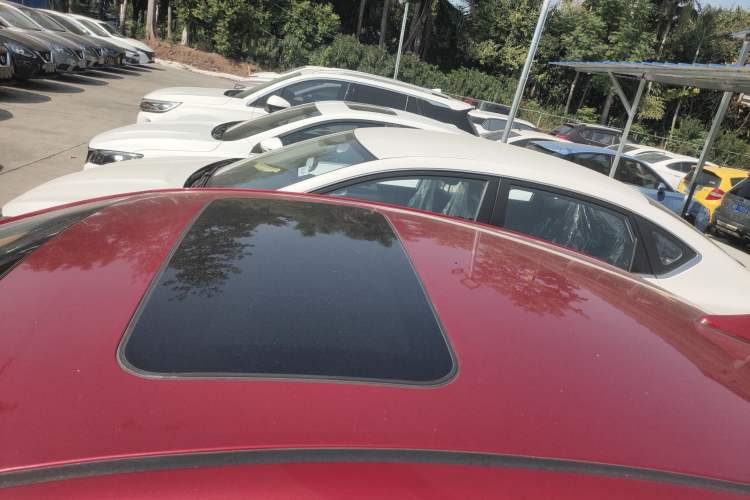 Used Hyundai Elantra (6th Generation / Lingdong) 2016 1.6L Automatic ZhiXuan – Elite Version Roof