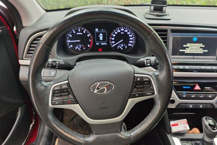 Used Hyundai Elantra (6th Generation / Lingdong) 2016 1.6L Automatic ZhiXuan · Luxury Version Steering Wheel