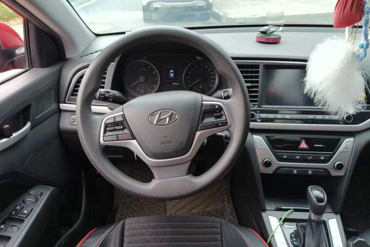 Used Hyundai Elantra (6th Generation / Lingdong) 2016 1.6L Automatic ZhiXuan – Elite Version Steering Wheel
