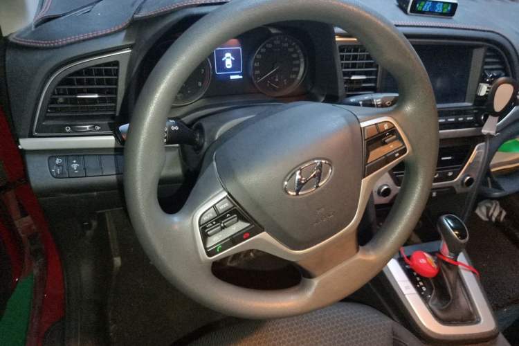 Used Hyundai Elantra (6th Generation / Lingdong) 2016 1.6L Automatic ZhiXuan – Elite Version Steering Wheel