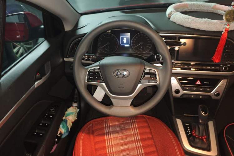 Used Hyundai Elantra (6th Generation / Lingdong) 2016 1.6L Automatic ZhiXuan – Elite Version Steering Wheel
