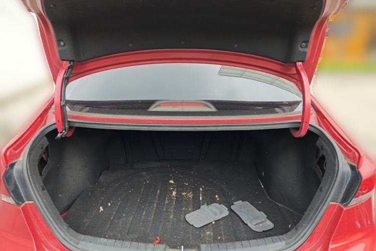 Used Hyundai Elantra (6th Generation / Lingdong) 2016 1.6L Automatic ZhiXuan · Luxury Version Trunk