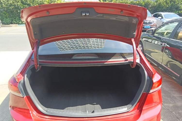 Used Hyundai Elantra (6th Generation / Lingdong) 2016 1.6L Automatic ZhiXuan – Elite Version Trunk