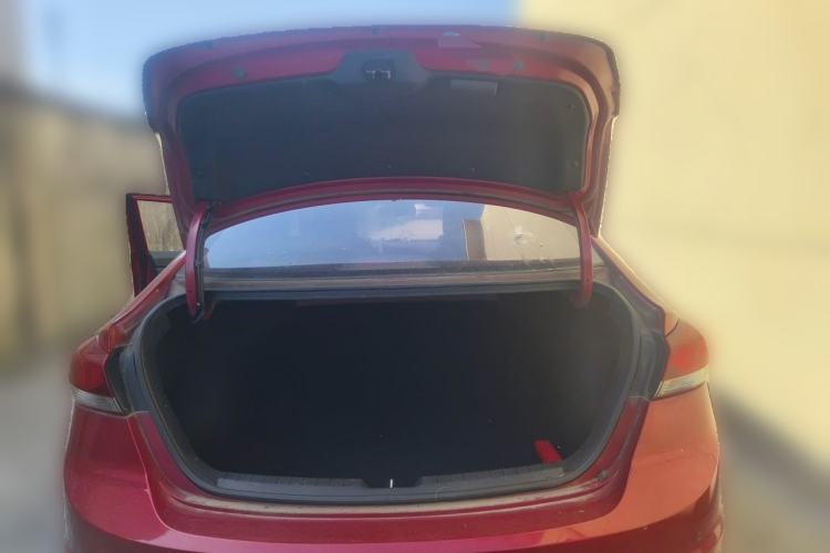 Used Hyundai Elantra (6th Generation / Lingdong) 2016 1.4T Dual-Clutch Xuan Dong · Dynamic Version Trunk
