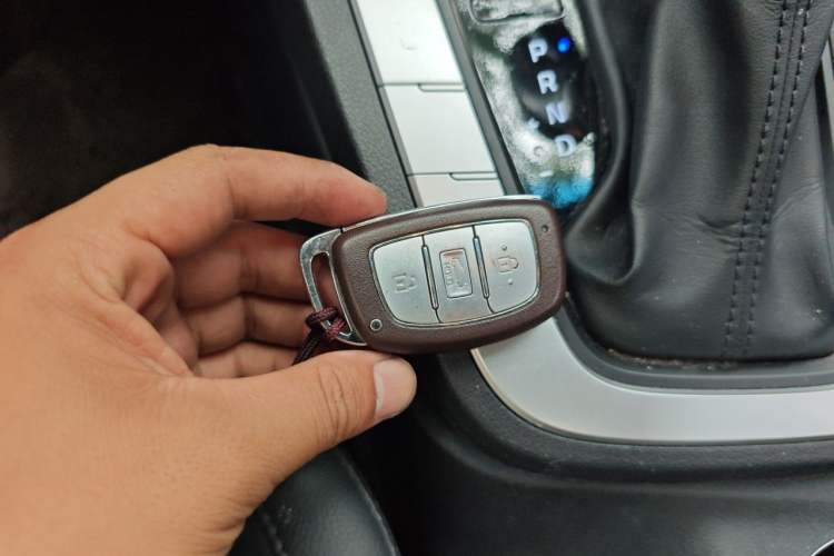 Used Hyundai Elantra (6th Generation / Lingdong) 2016 1.6L Automatic ZhiXuan · Luxury Version Vehicle Key