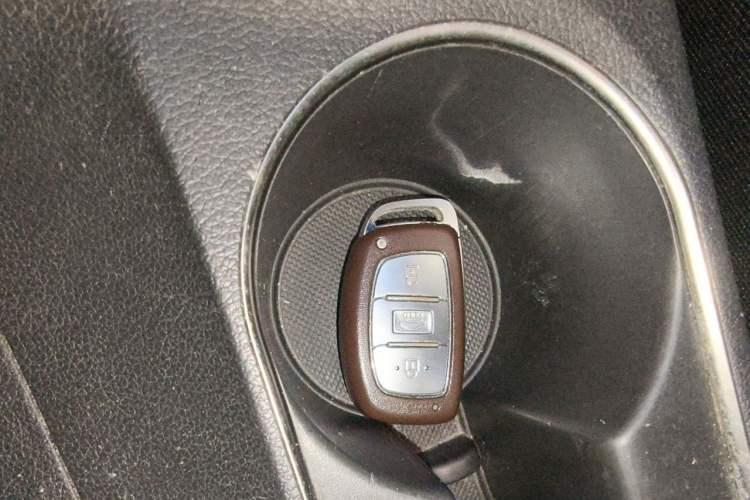Used Hyundai Elantra (6th Generation / Lingdong) 2016 1.6L Automatic ZhiXuan – Elite Version Vehicle Key