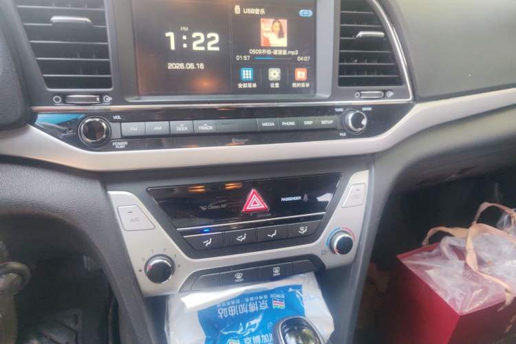Used Hyundai Elantra (6th Generation / Lingdong) 2016 1.6L Automatic ZhiXuan – Elite Version Audio And AC Panel