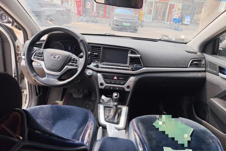 Used Hyundai Elantra (6th Generation / Lingdong) 2016 1.6L Automatic ZhiXuan – Elite Version Center Console