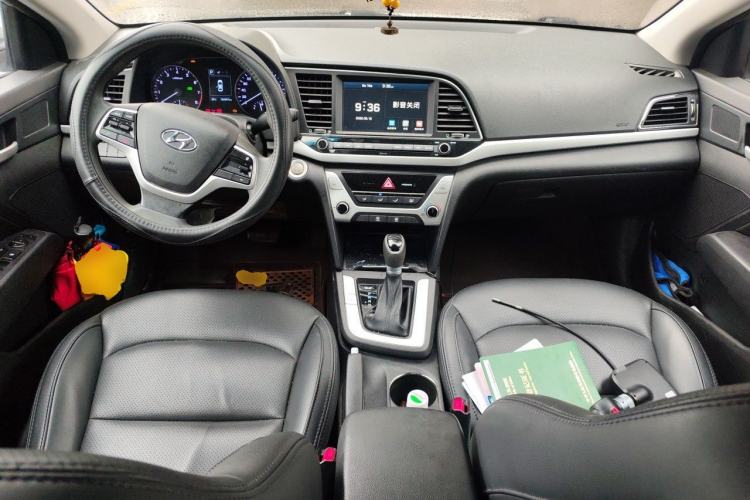 Used Hyundai Elantra (6th Generation / Lingdong) 2016 1.6L Automatic ZhiXuan – Elite Version Center Console