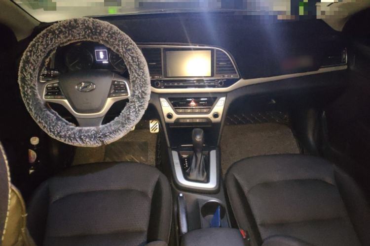 Used Hyundai Elantra (6th Generation / Lingdong) 2016 1.6L Automatic ZhiXuan – Elite Version Center Console