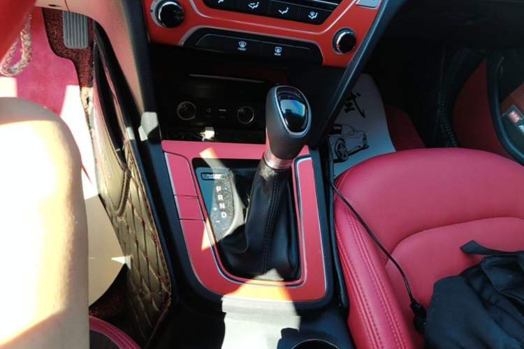 Used Hyundai Elantra (6th Generation / Lingdong) 2016 1.6L Automatic ZhiXuan – Elite Version Gear Lever