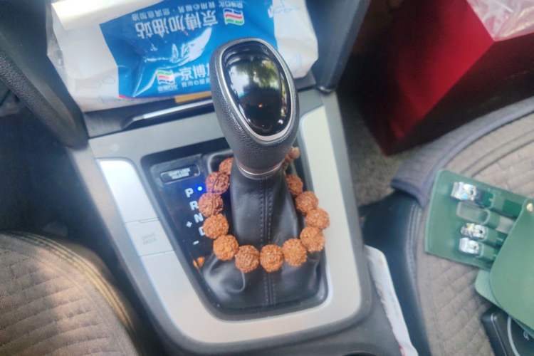 Used Hyundai Elantra (6th Generation / Lingdong) 2016 1.6L Automatic ZhiXuan – Elite Version Gear Lever