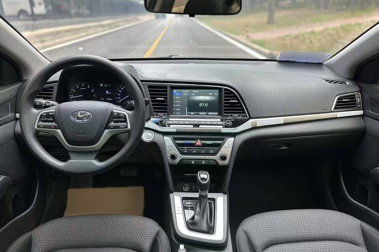 Used Hyundai Elantra (6th Generation / Lingdong) 2016 1.6L Automatic ZhiXuan – Elite Version Interior 1