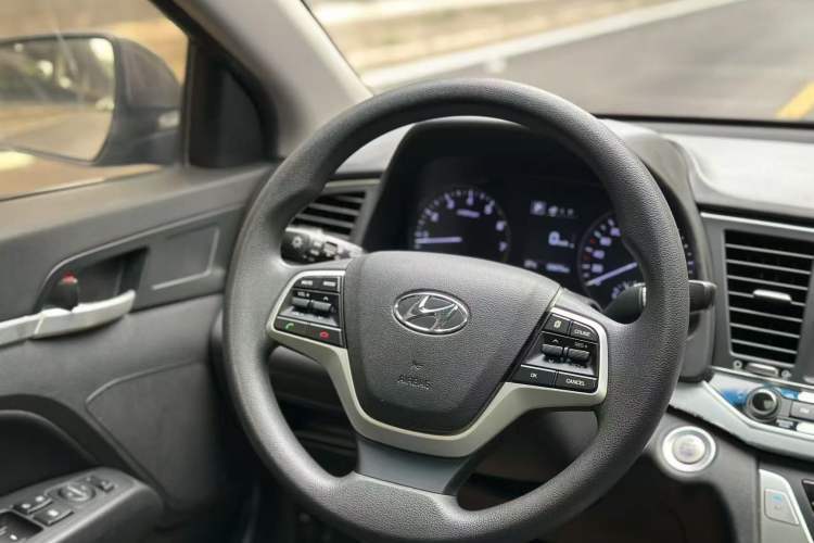 Used Hyundai Elantra (6th Generation / Lingdong) 2016 1.6L Automatic ZhiXuan – Elite Version Interior 2
