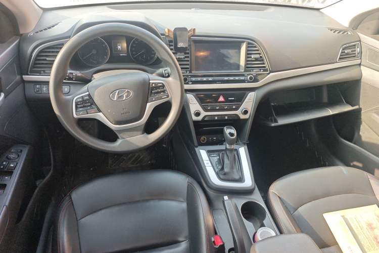 Used Hyundai Elantra (6th Generation / Lingdong) 2016 1.6L Automatic ZhiXuan – Elite Version Interior 2