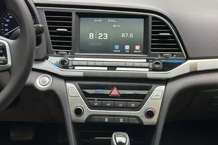 Used Hyundai Elantra (6th Generation / Lingdong) 2016 1.6L Automatic ZhiXuan – Elite Version Interior 3