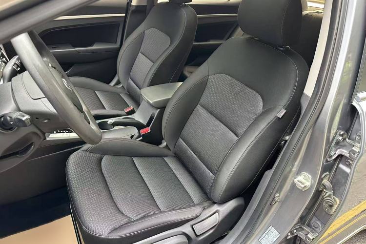 Used Hyundai Elantra (6th Generation / Lingdong) 2016 1.6L Automatic ZhiXuan – Elite Version Interior 5
