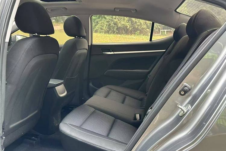 Used Hyundai Elantra (6th Generation / Lingdong) 2016 1.6L Automatic ZhiXuan – Elite Version Interior 7