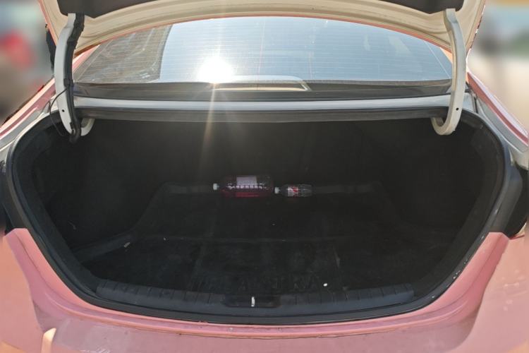 Used Hyundai Elantra (6th Generation / Lingdong) 2016 1.6L Automatic ZhiXuan – Elite Version Trunk