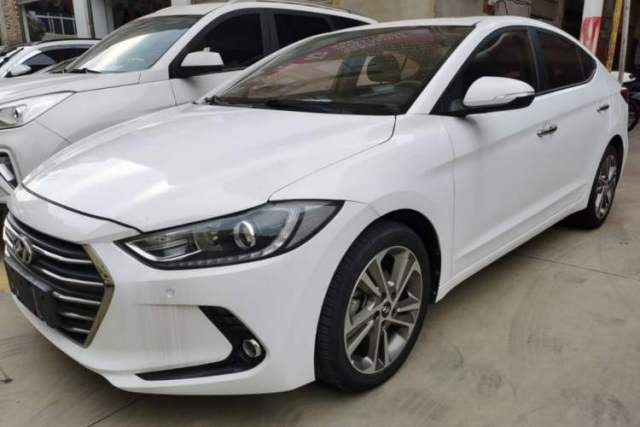 Hyundai Elantra (6th Generation / Lingdong) 2016 1.6L Automatic ZhiXuan · Luxury Version usado