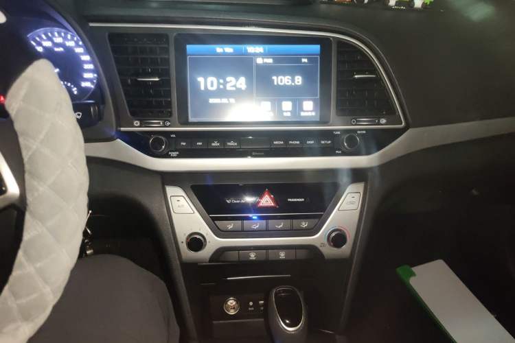Used Hyundai Elantra (6th Generation / Lingdong) 2016 1.6L Automatic ZhiXuan – Elite Version Audio And AC Panel