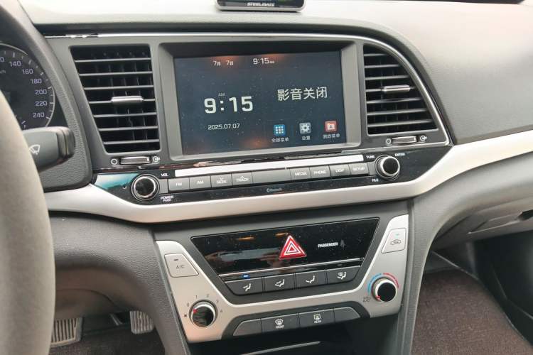 Used Hyundai Elantra (6th Generation / Lingdong) 2016 1.6L Automatic ZhiXuan – Elite Version Audio And AC Panel