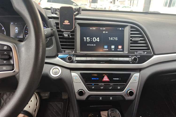 Used Hyundai Elantra (6th Generation / Lingdong) 2016 1.6L Automatic ZhiXuan – Elite Version Audio And AC Panel