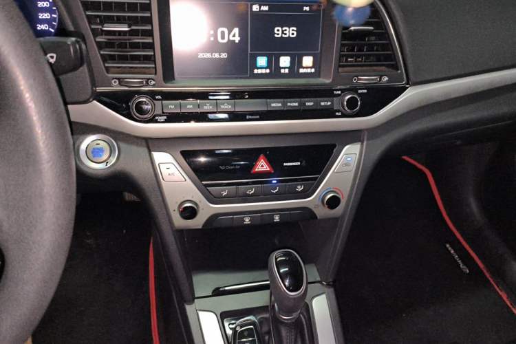 Used Hyundai Elantra (6th Generation / Lingdong) 2016 1.6L Automatic ZhiXuan – Elite Version Audio And AC Panel