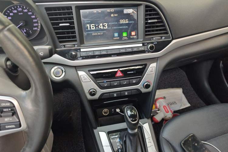 Used Hyundai Elantra (6th Generation / Lingdong) 2016 1.6L Automatic ZhiXuan · Luxury Version Audio And AC Panel