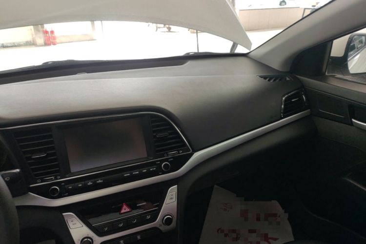 Used Hyundai Elantra (6th Generation / Lingdong) 2016 1.6L Automatic ZhiXuan – Elite Version Audio And AC Panel